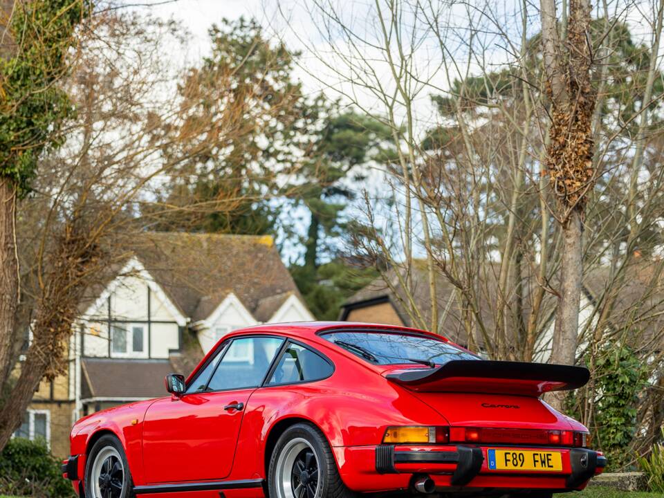 Bild 9/50 von Porsche 911 Carrera 3.2 (1989)