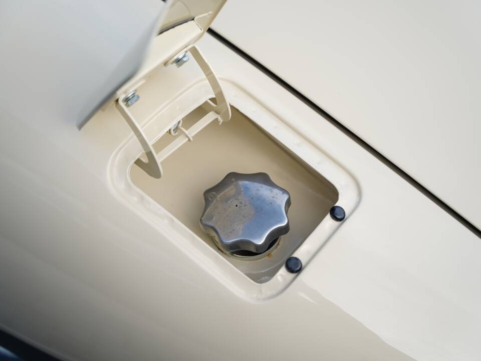 Imagen 50/50 de Jaguar E-Type (1969)