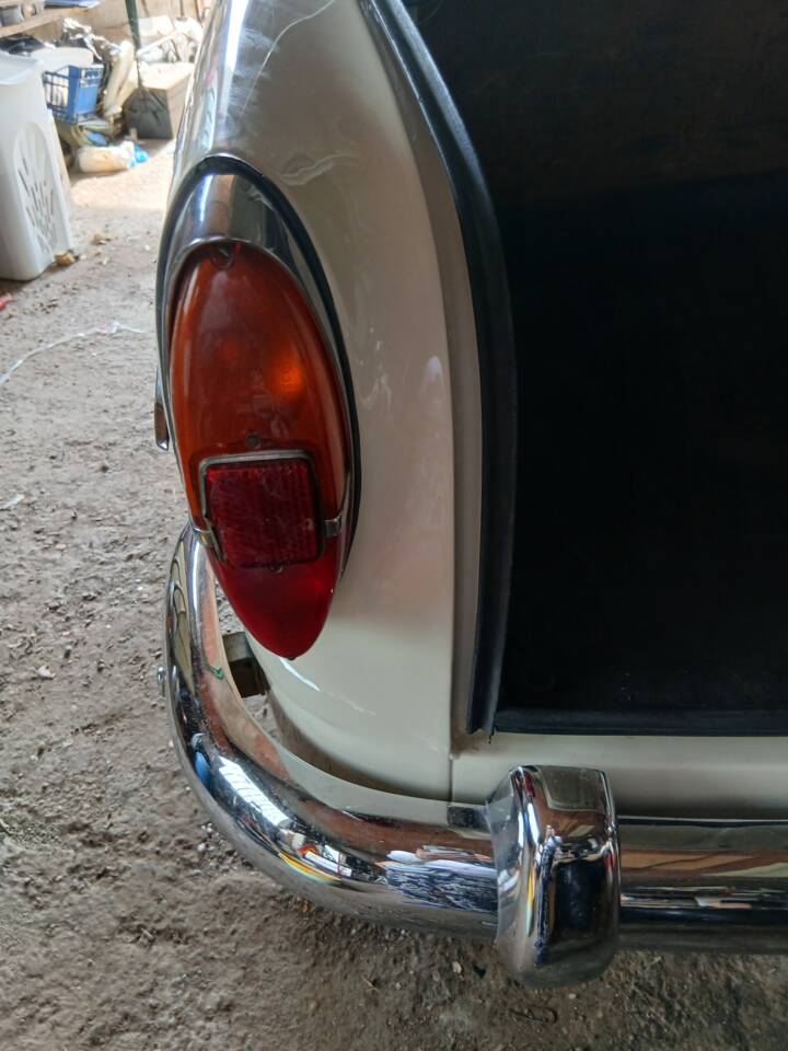 Image 19/37 of FIAT 1100-103 (1961)