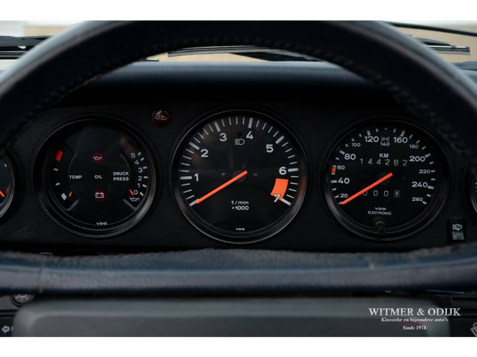 Afbeelding 11/28 van Porsche 911 Carrera 3.2 (1986)