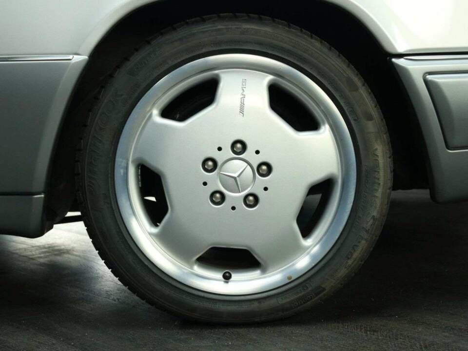 Immagine 30/30 di Mercedes-Benz E 320 &quot;Final Edition&quot; (1997)