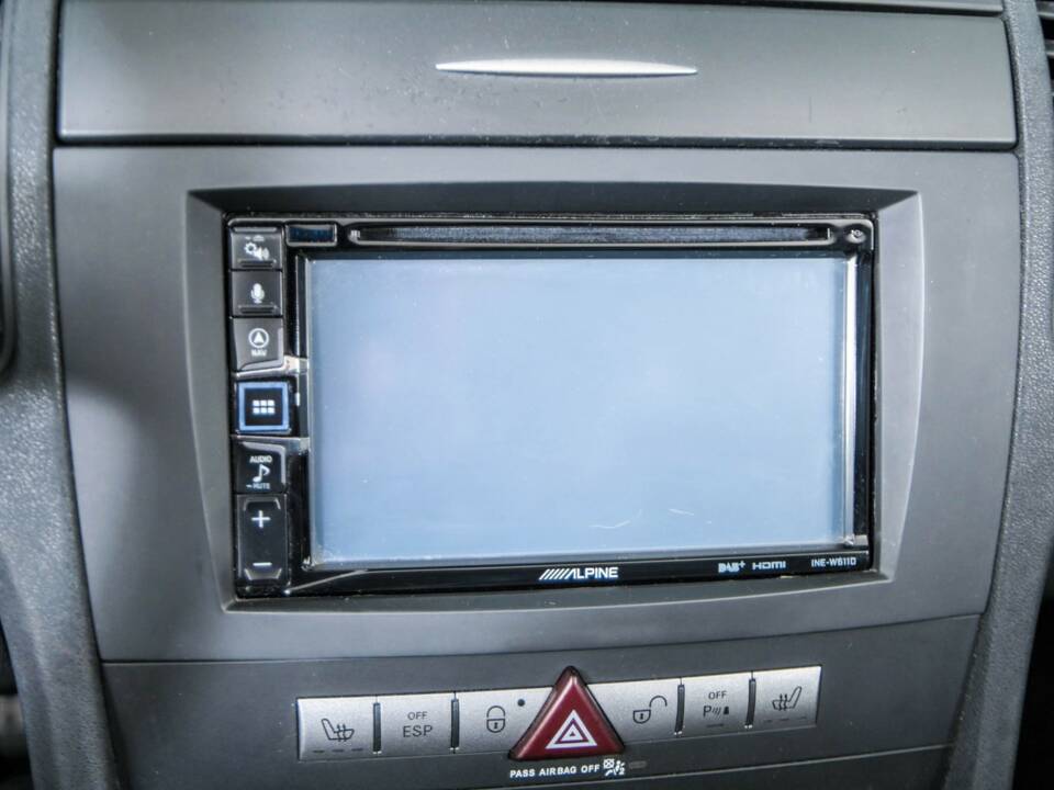 Immagine 28/50 di Mercedes-Benz SLK 200 Kompressor (2004)
