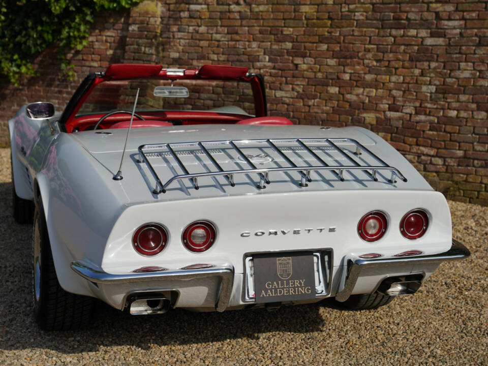 Image 16/50 of Chevrolet Corvette Stingray (1971)