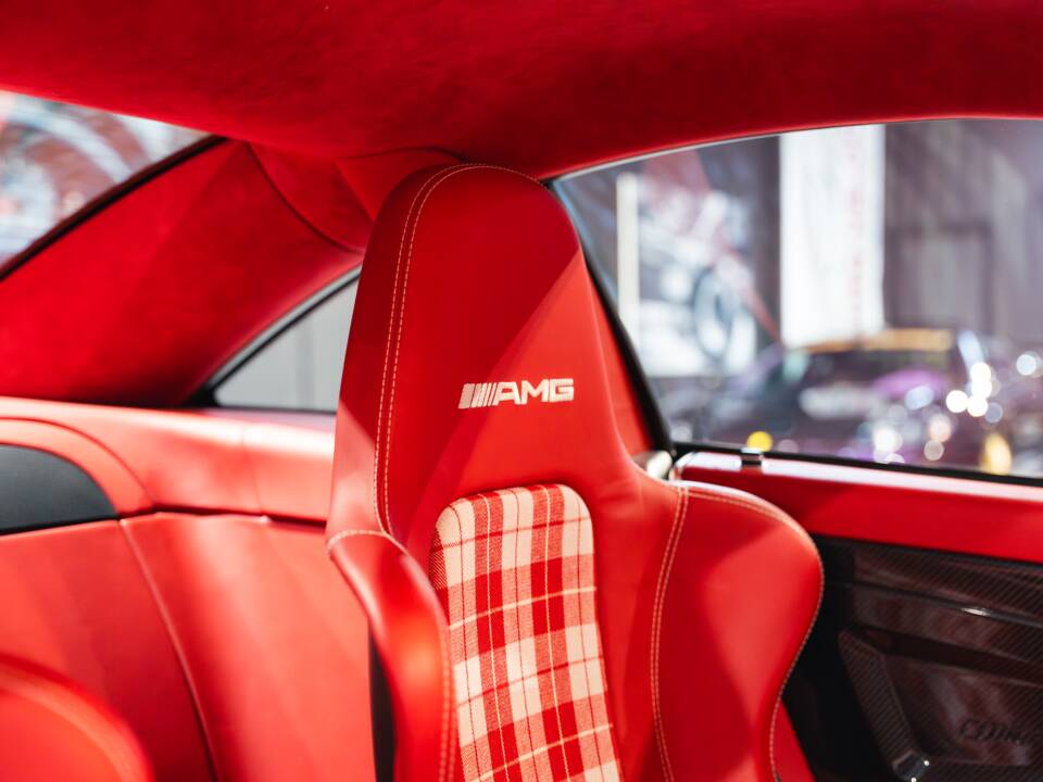 Afbeelding 31/47 van Mercedes-Benz SL 65 AMG Black Series (2010)