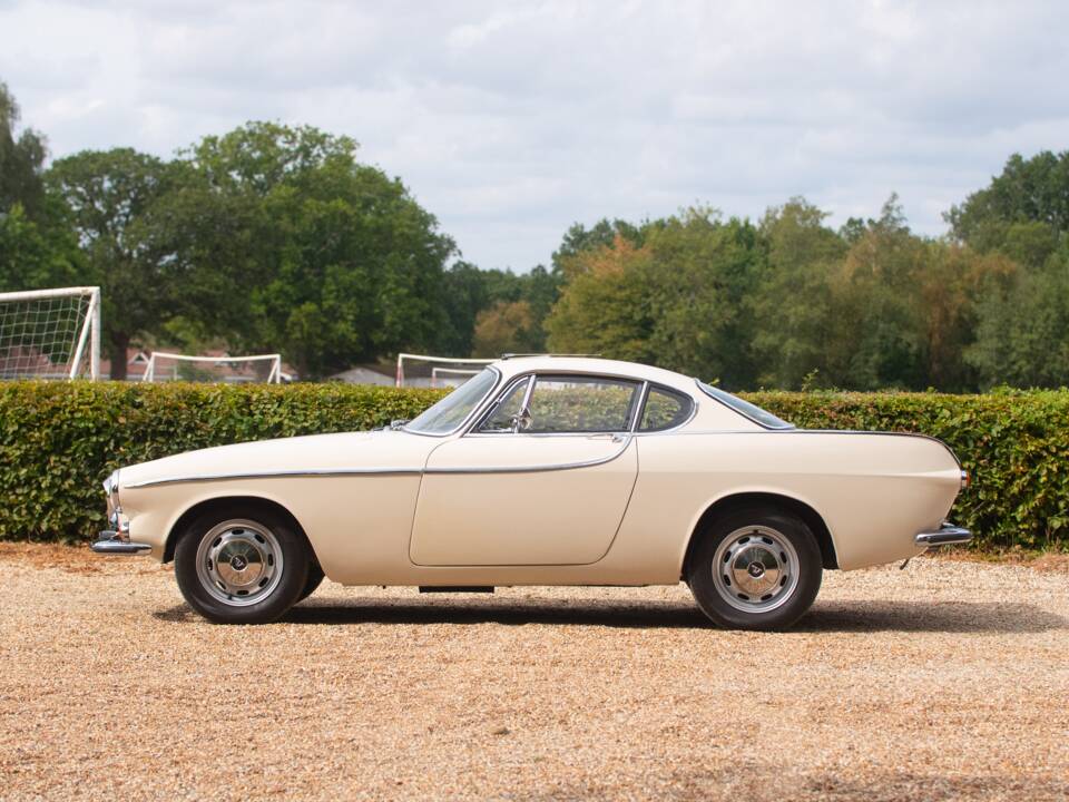 Image 17/50 of Volvo 1800 S (1966)