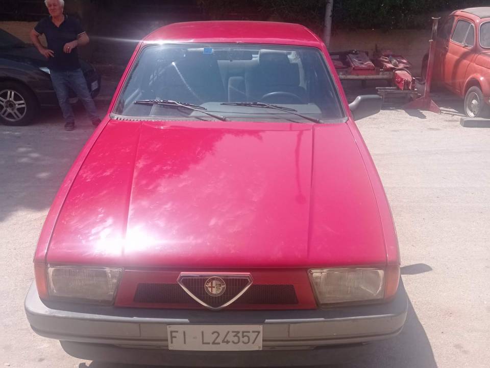 Imagen 1/26 de Alfa Romeo 75 1.8 (1991)