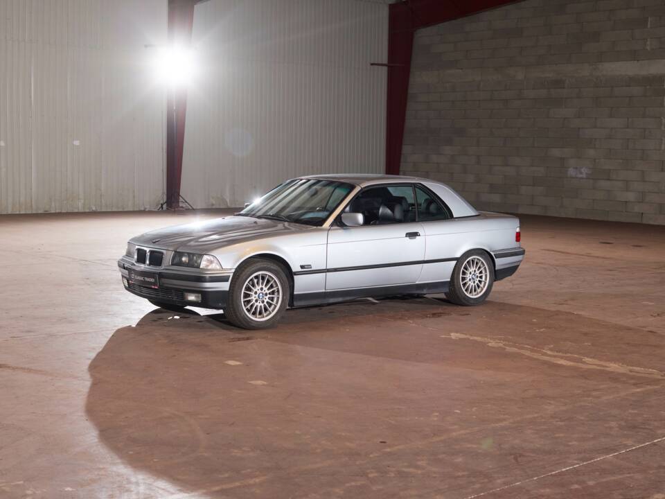 Immagine 11/27 di BMW 328i (1995)