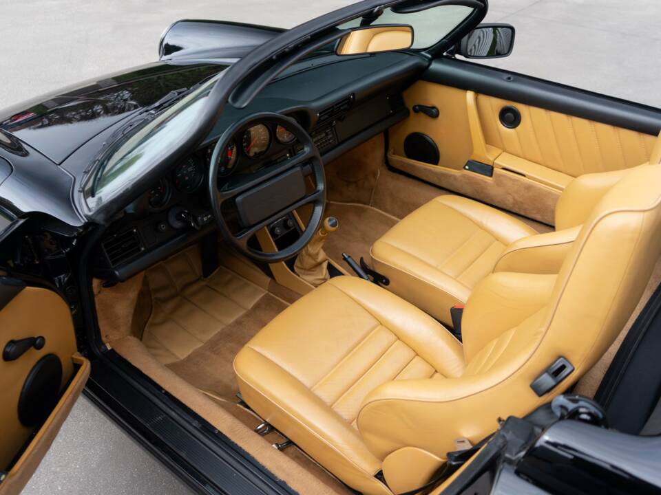 Imagen 23/32 de Porsche 911 Speedster 3.2 (1989)