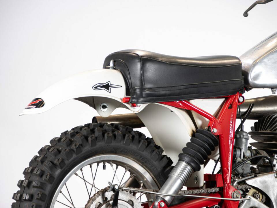 Image 27/50 of CZ 250 (1977)