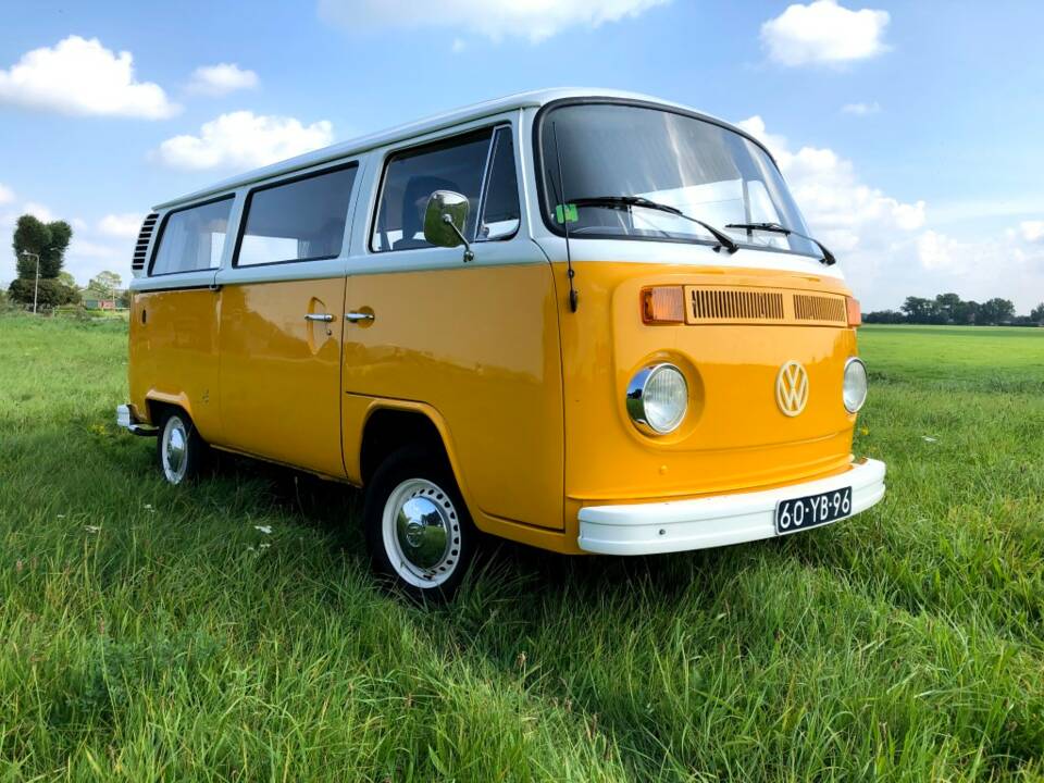 Image 1/49 of Volkswagen T2 a&#x2F;b (1977)