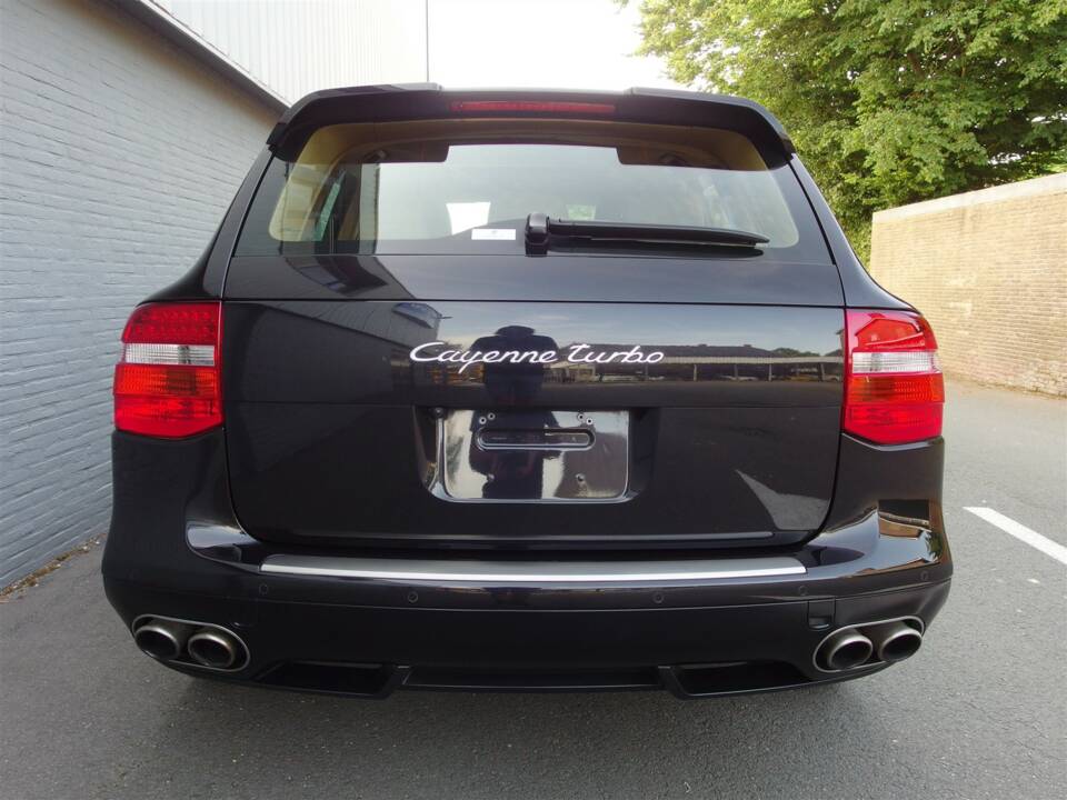 Image 8/93 of Porsche Cayenne Turbo (2007)