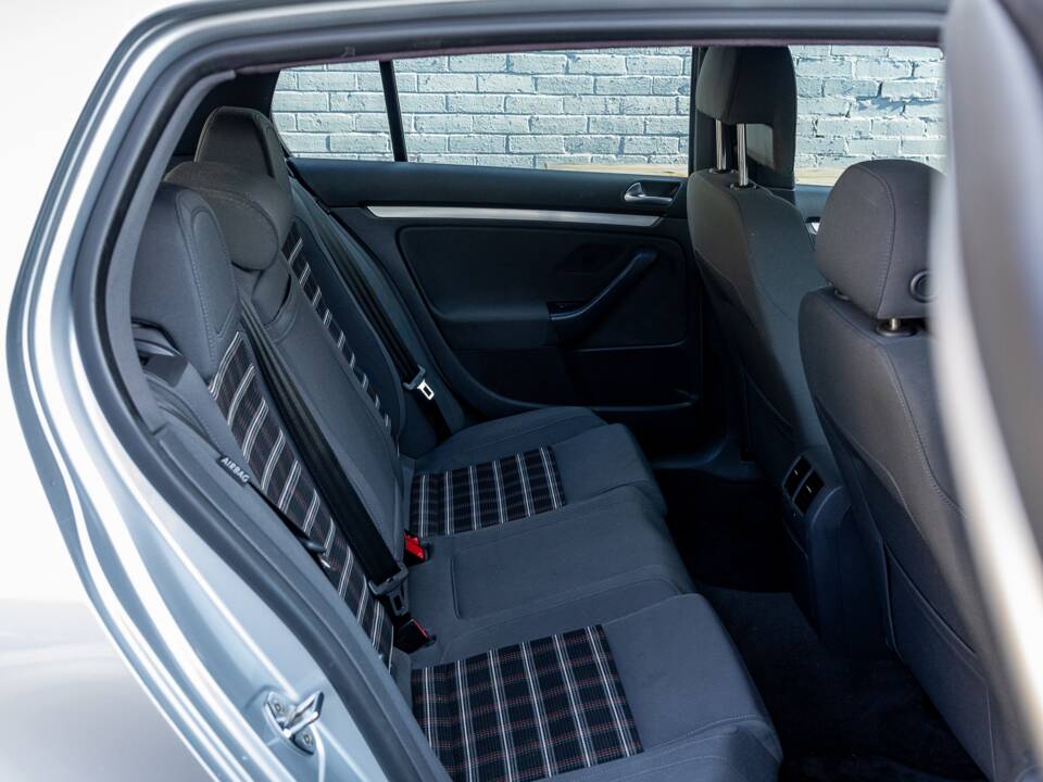 Bild 50/50 von Volkswagen Golf V GTI (2006)