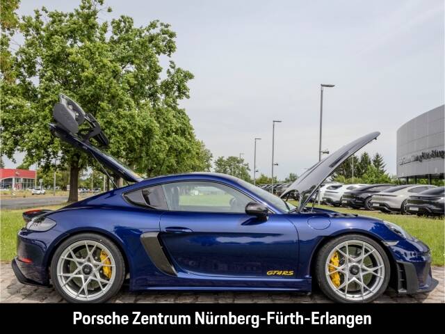 Image 20/50 of Porsche 718 Cayman GT4 RS Weissach (2025)