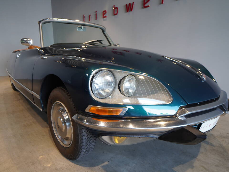 Image 19/21 of Citroën DS 20 (1972)