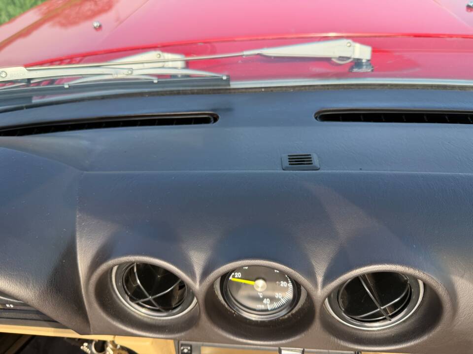 Afbeelding 13/33 van Mercedes-Benz 500 SL (1988)