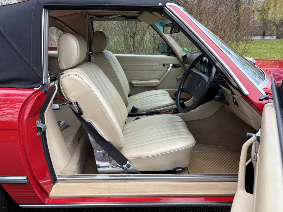Immagine 6/14 di Mercedes-Benz 280 SL (1985)