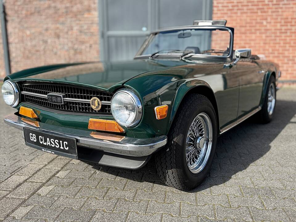 Image 13/24 de Triumph TR 6 (1973)