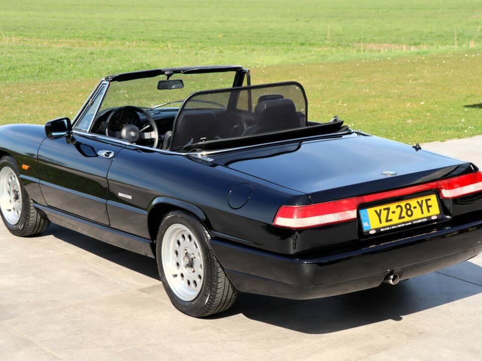Afbeelding 3/50 van Alfa Romeo 2.0 Spider (1991)