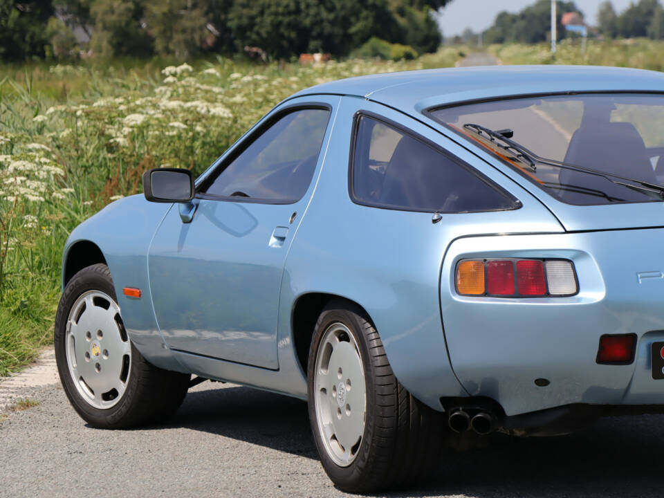 Image 8/42 de Porsche 928 (1979)