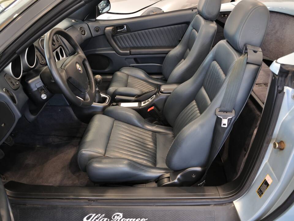Immagine 19/41 di Alfa Romeo Spider 3.0 V6 12V (2000)