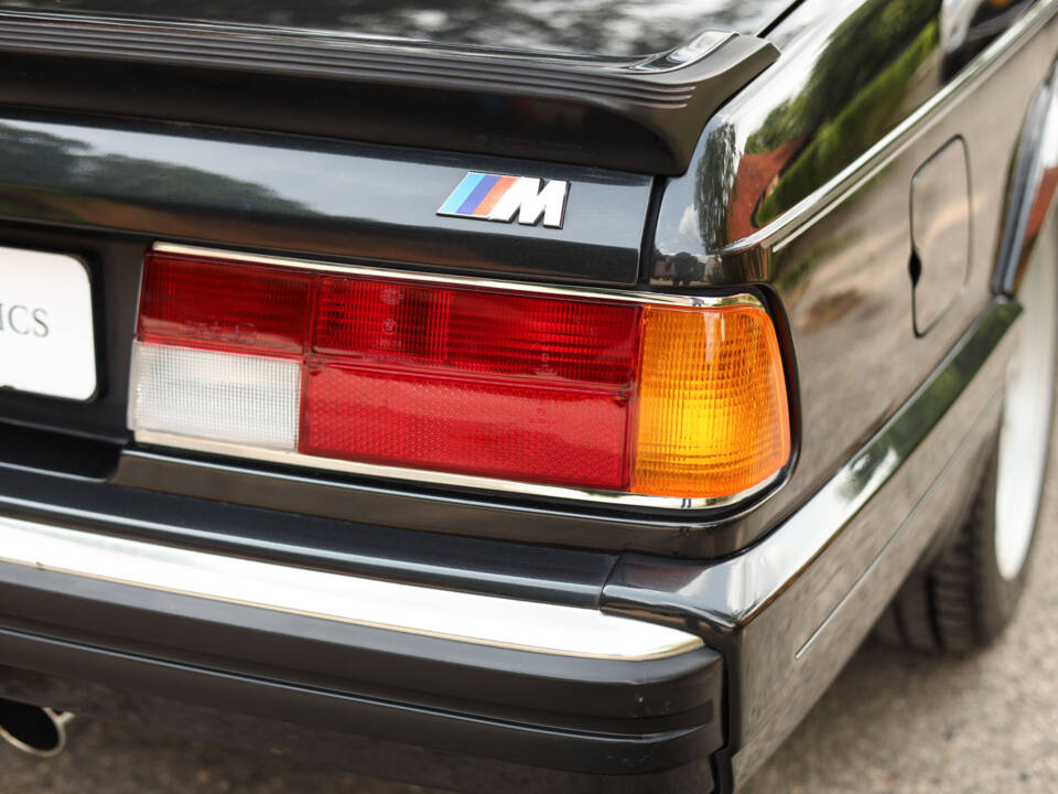 Image 61/99 of BMW M 635 CSi (1988)