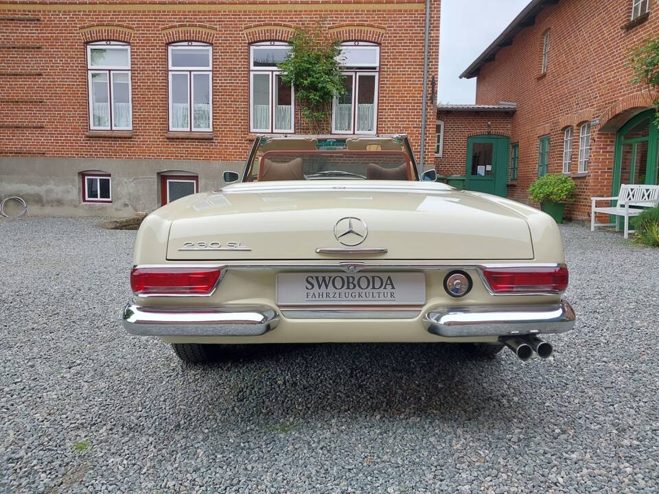 Image 8/15 de Mercedes-Benz 230 SL (1965)