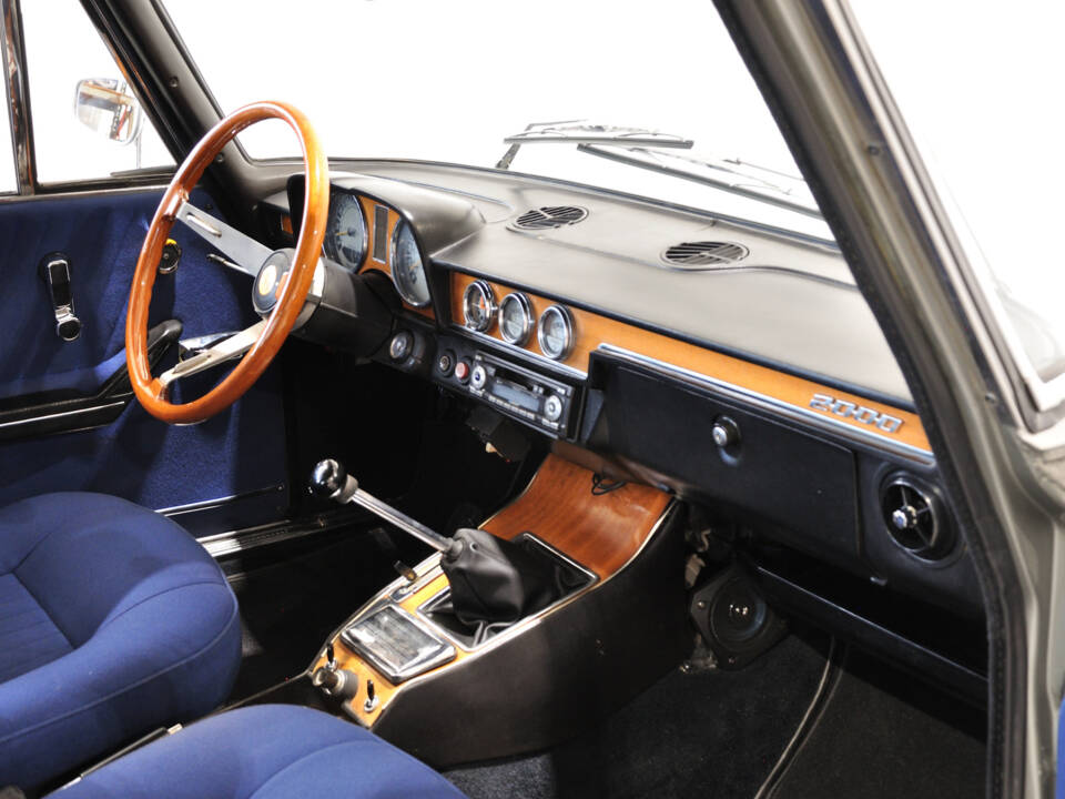 Immagine 10/39 di Alfa Romeo 2000 Berlina (1973)