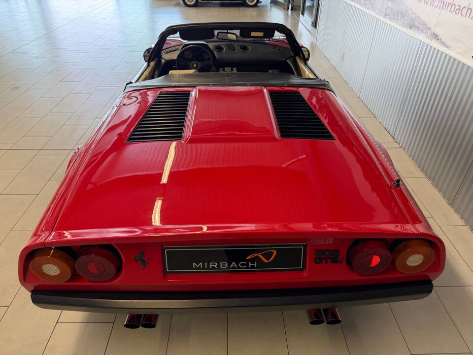 Afbeelding 20/21 van Ferrari 308 GTSi (1982)