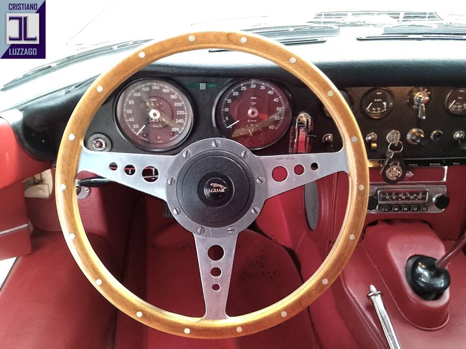Bild 22/54 von Jaguar E-Type 4.2 (1967)