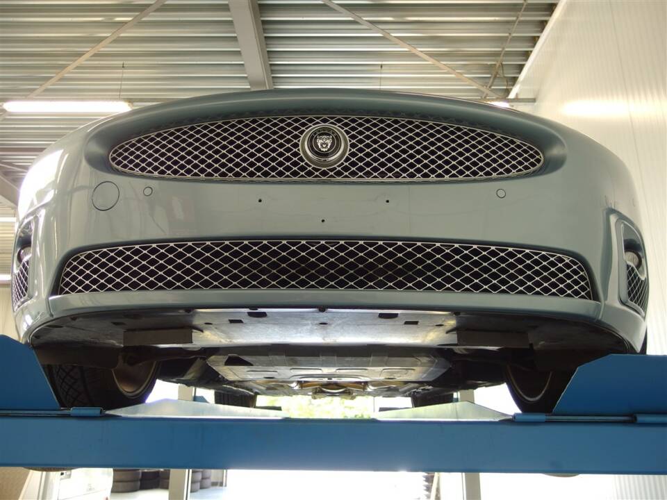 Bild 84/100 von Jaguar XKR (2008)