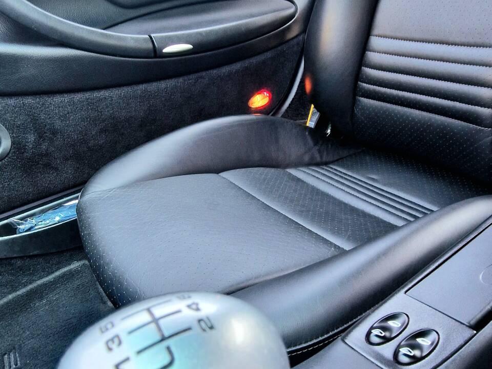 Image 13/13 of Porsche 911 GT3 (2004)