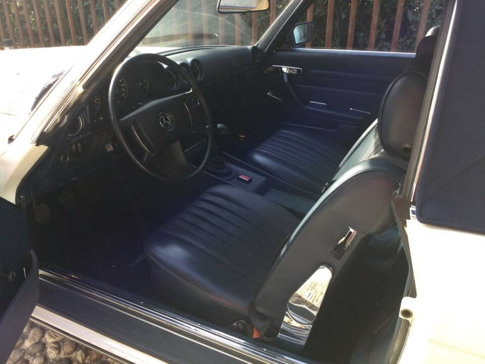 Image 14/18 of Mercedes-Benz 350 SL (1971)