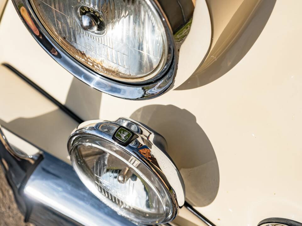 Bild 25/100 von Jaguar XK 150 DHC (1959)