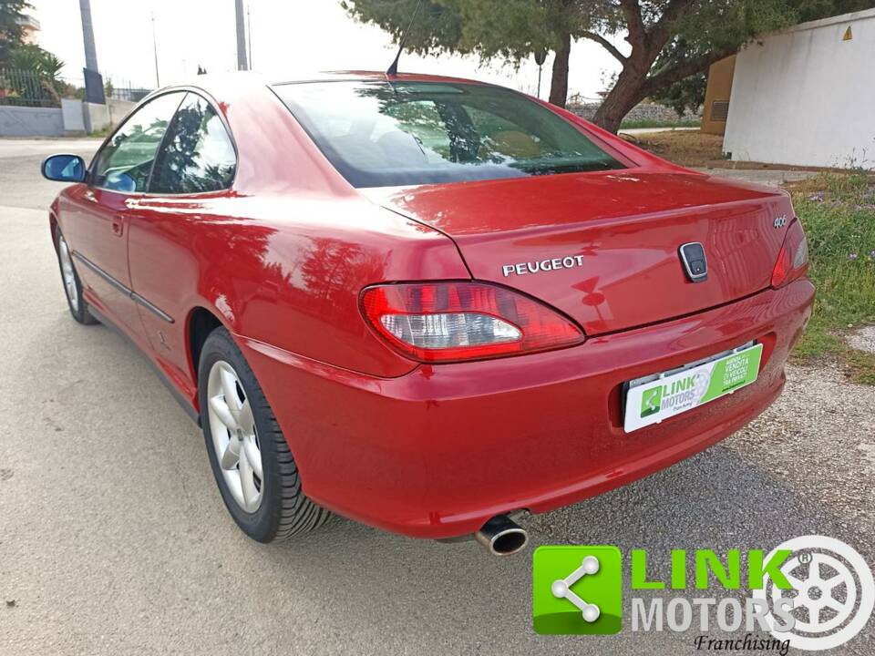 Immagine 10/10 di Peugeot 406 Coupé 3.0 V6 (1997)