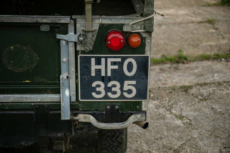 Image 13/40 of Land Rover 107 (1954)