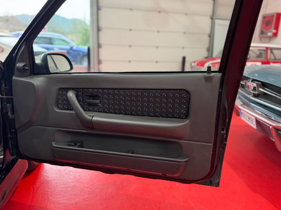 Immagine 12/23 di Renault Clio I 1.8 16V (1991)