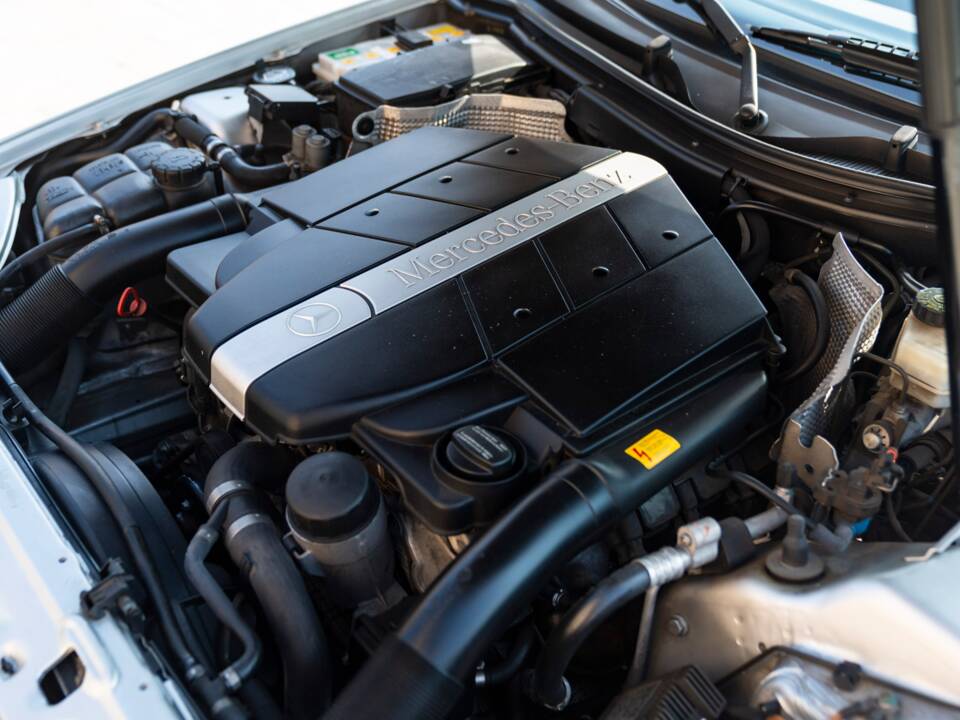 Image 42/48 of Mercedes-Benz SLK 320 (2001)