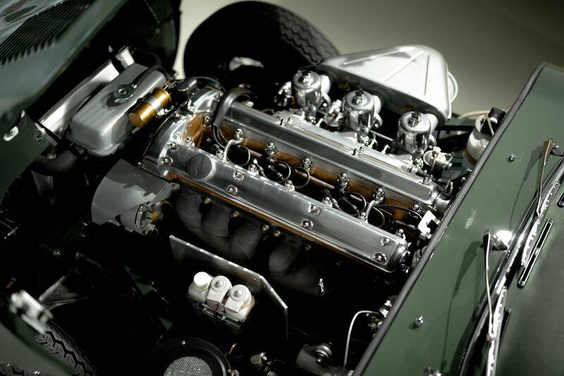 Image 38/50 de Jaguar Type E 4.2 (1966)
