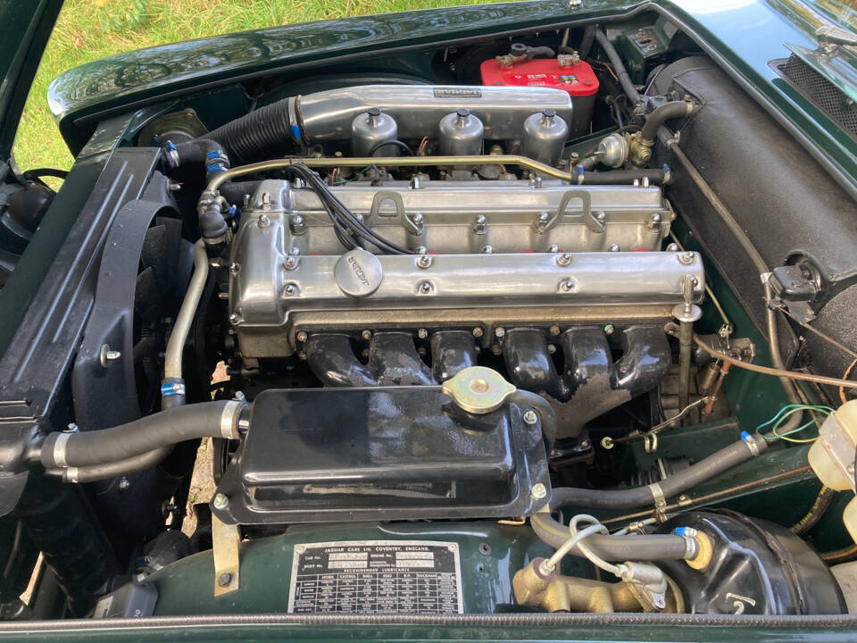 Image 33/52 de Jaguar 420 G (1967)