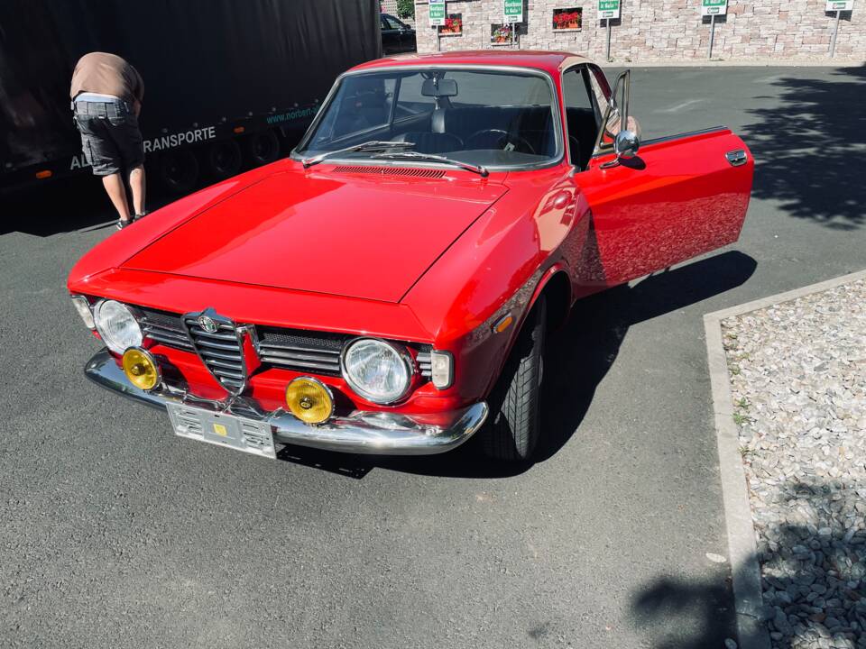 Afbeelding 22/53 van Alfa Romeo Giulia 1600 Sprint GT Veloce (1967)