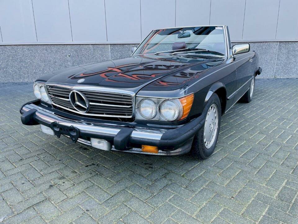 Image 4/32 of Mercedes-Benz 560 SL (1987)