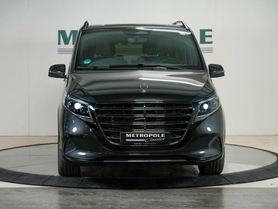 Image 13/50 de Mercedes-Benz V 300 d (2025)