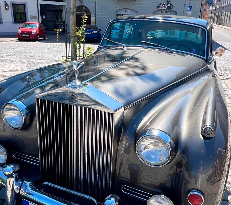 Image 2/5 of Rolls-Royce Silver Cloud II (1962)