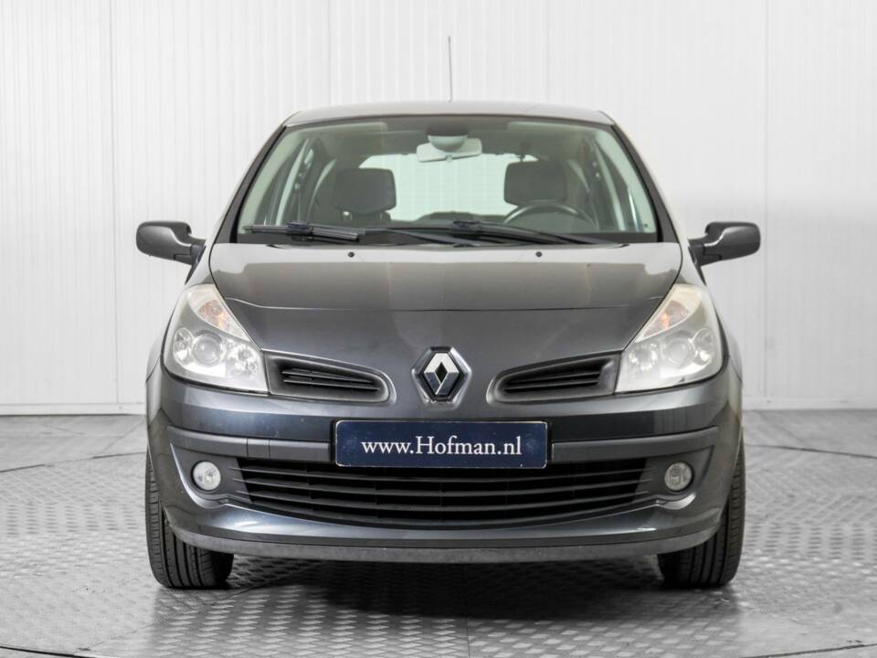 Imagen 10/15 de Renault Clio III 1.4 16V (2006)