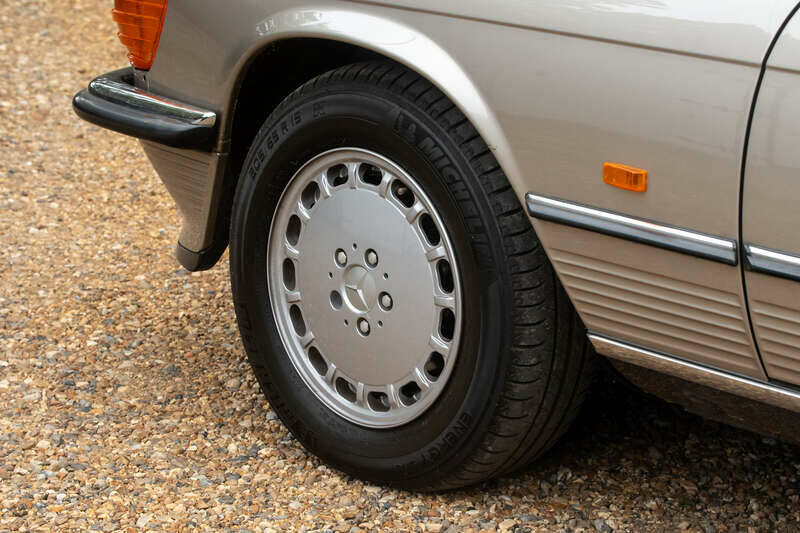 Imagen 26/50 de Mercedes-Benz 300 SL (1989)