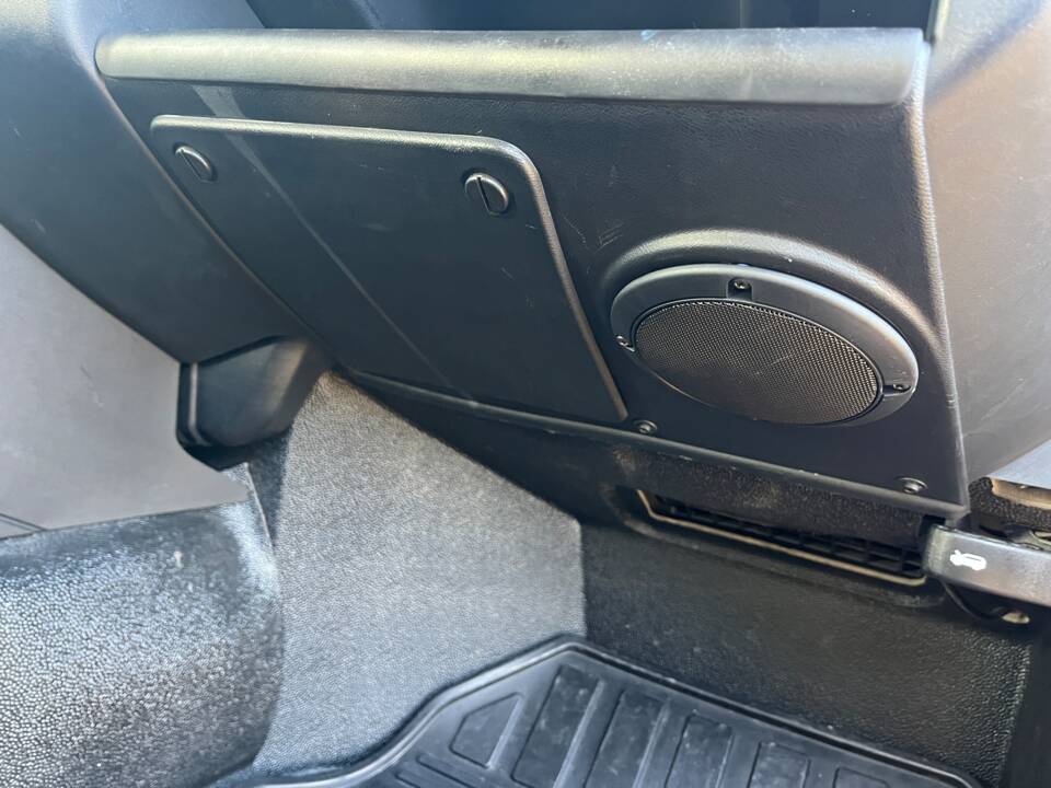 Image 66/93 of Land Rover Defender 110 (2014)