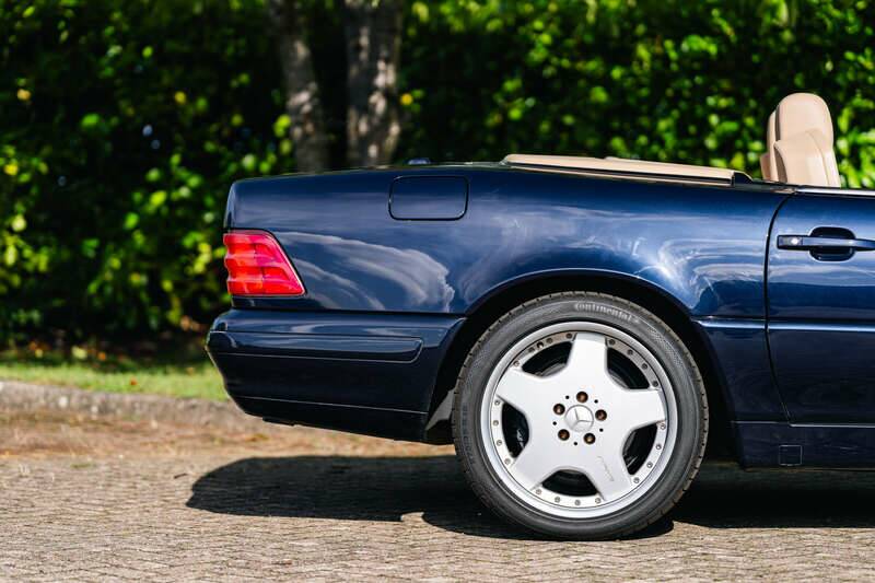Image 36/50 of Mercedes-Benz SL 600 (2000)