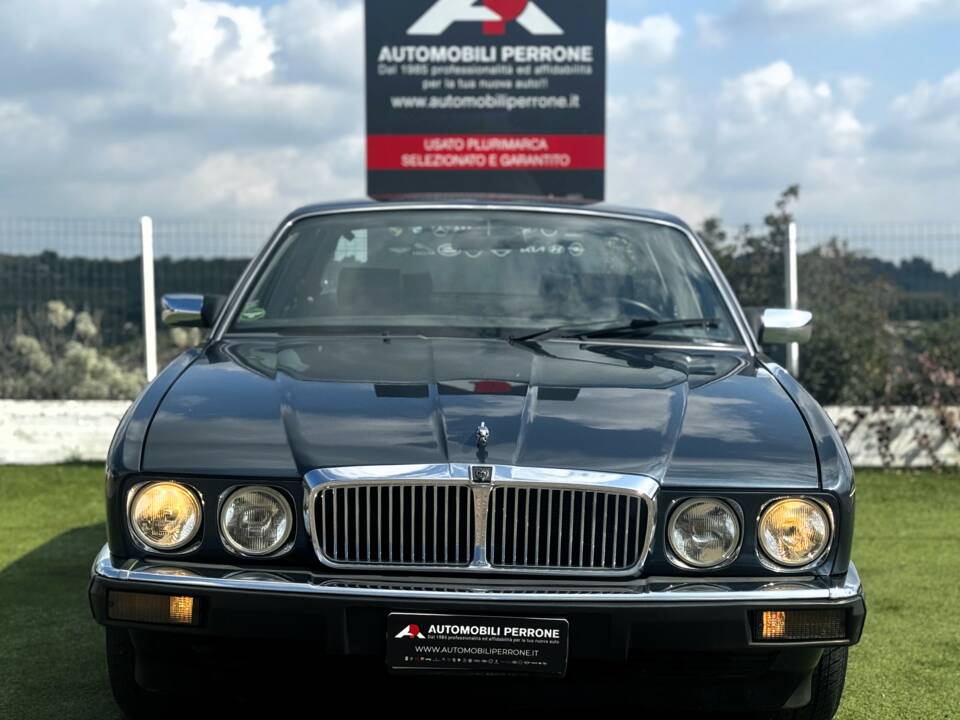 Imagen 2/33 de Jaguar XJ6 3.2 (1990)