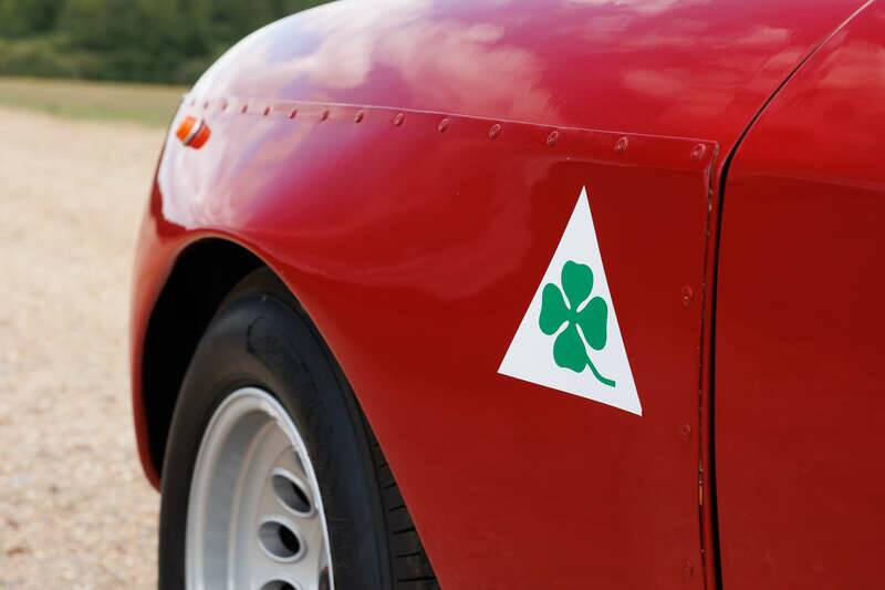 Image 37/50 de Alfa Romeo 1750 GT Veloce (1971)