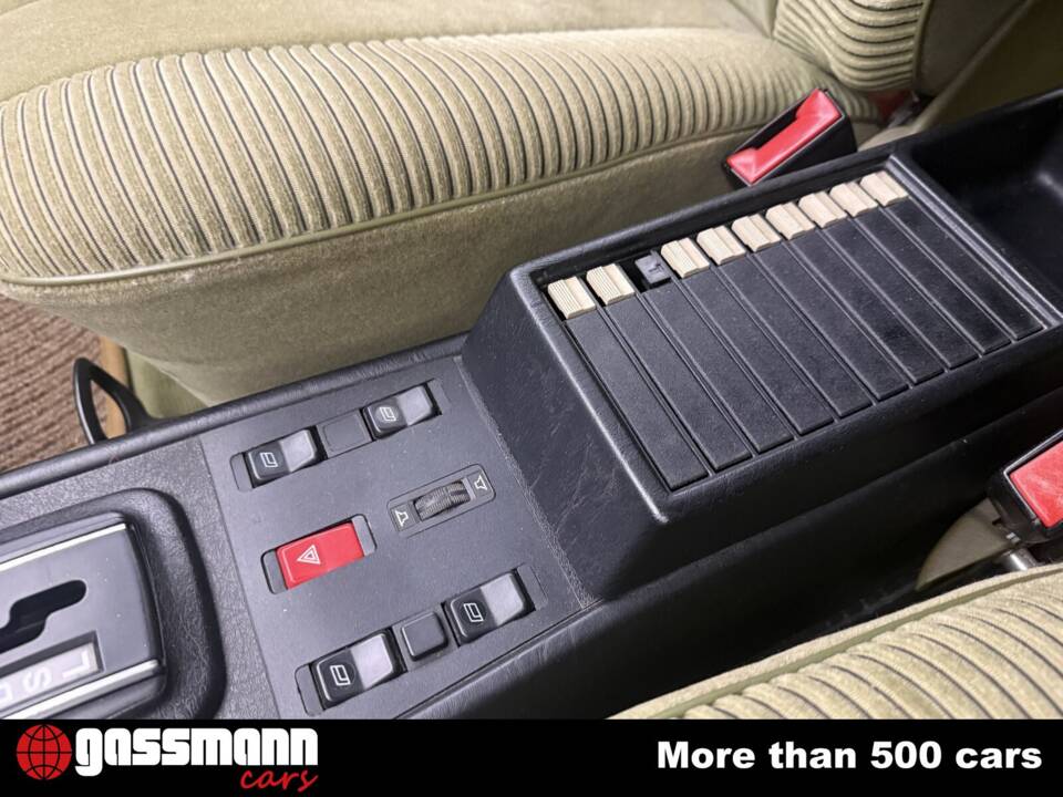 Image 15/15 of Mercedes-Benz 200 (1982)